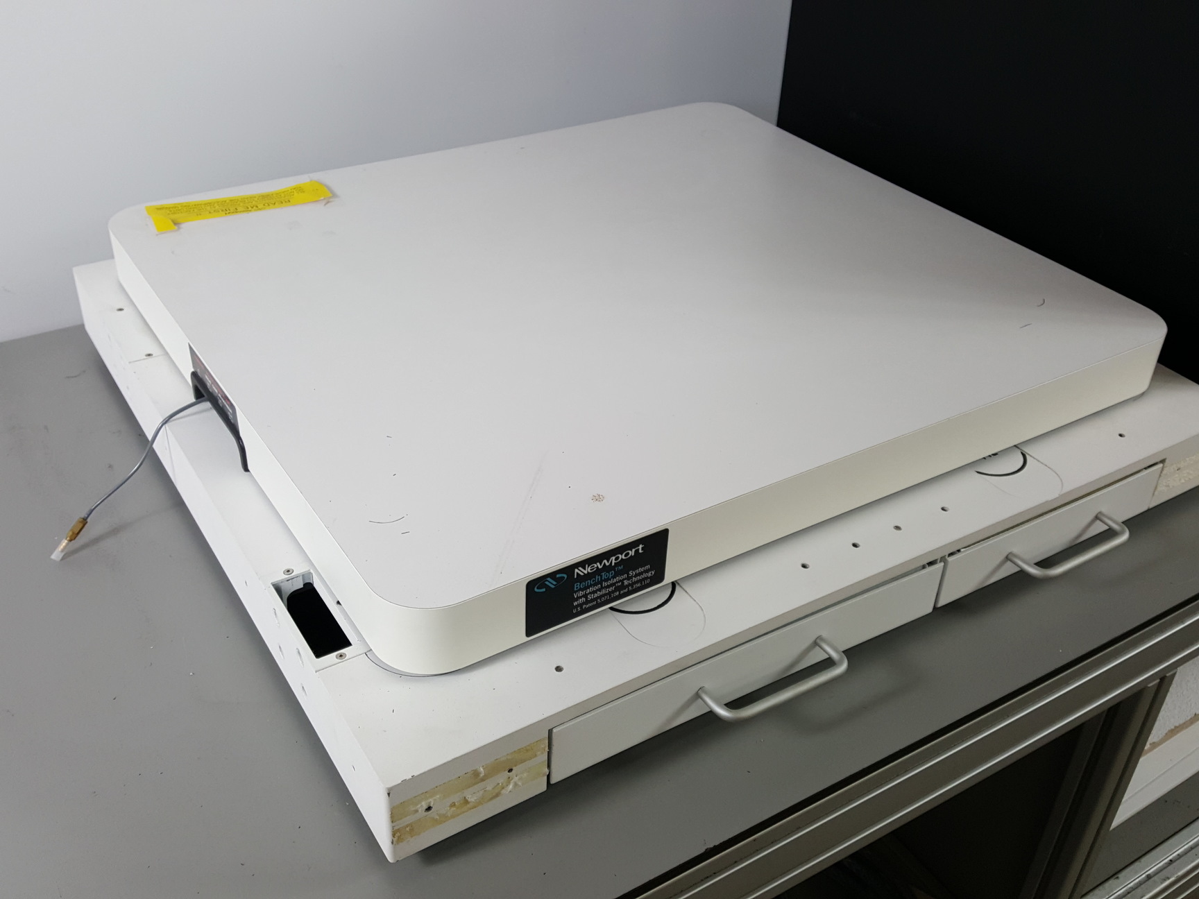 Image of Illumina iScan SY-101-1001 Array Scanner with Newport Isolation System & UPS Lab