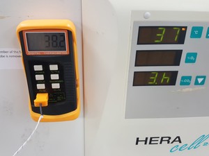 Thumbnail image of Heraeus Hera Cell 240 CO2 Laboratory Incubator with Trolley Lab Spares/Repairs