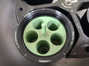 Thumbnail image of Thermo Electron Multifuge 3S-R Benchtop Laboratory Centrifuge Lab