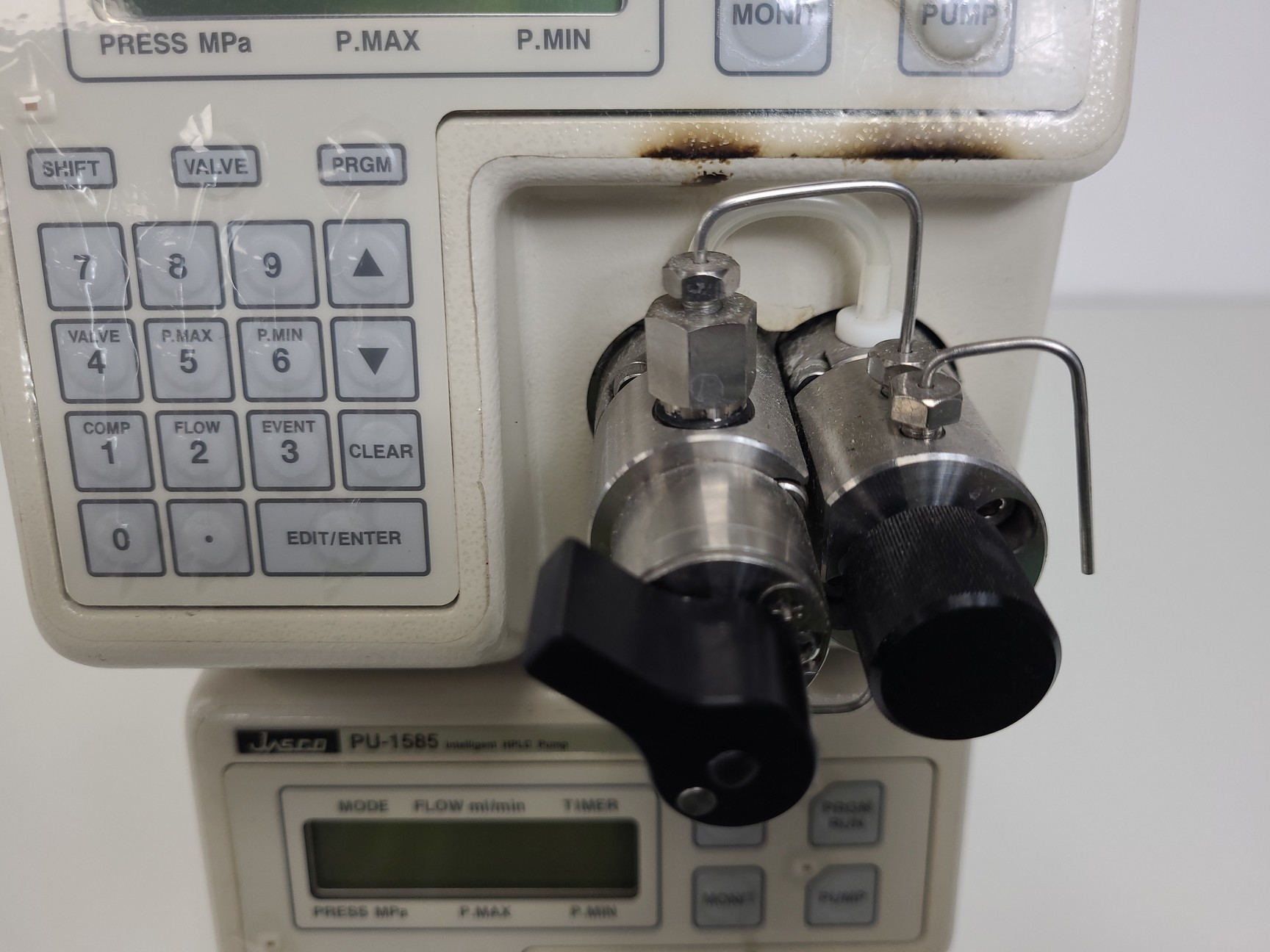 Image of Jasco HPLC System -  PU-1585, UV-2077, FP-920, HG-980-30, AS-1555 Lab