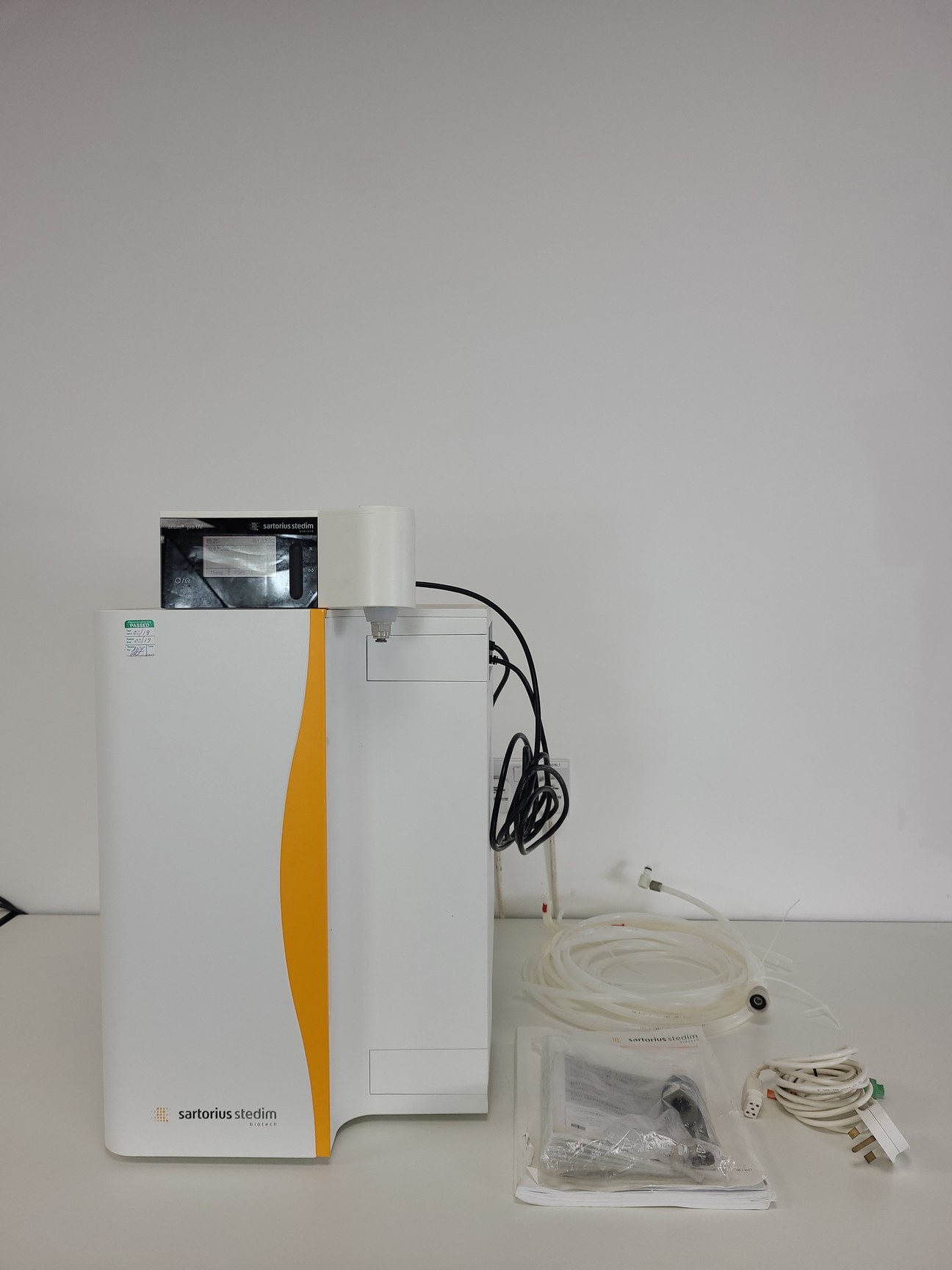 Image of Sartorius Arium Pro UV Ultrapure Water Purification System Lab