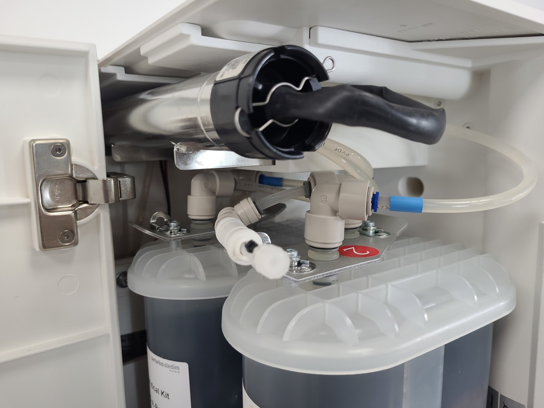 Image of Sartorius Arium Pro UV Ultrapure Water Purification System Lab