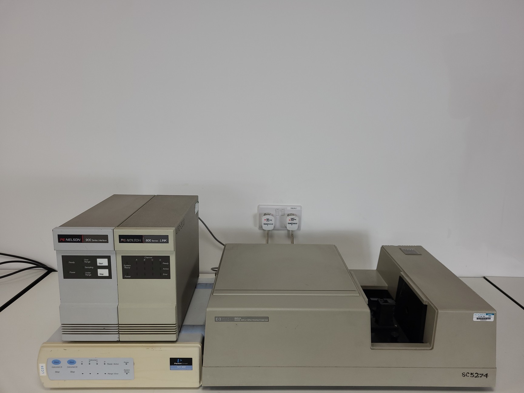Image of Hewlett Packard 8452A Diode Array Spectrophotometer System - PE Nelson 941A, 610