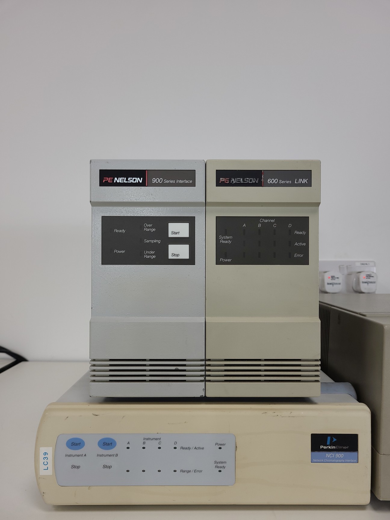Image of Hewlett Packard 8452A Diode Array Spectrophotometer System - PE Nelson 941A, 610