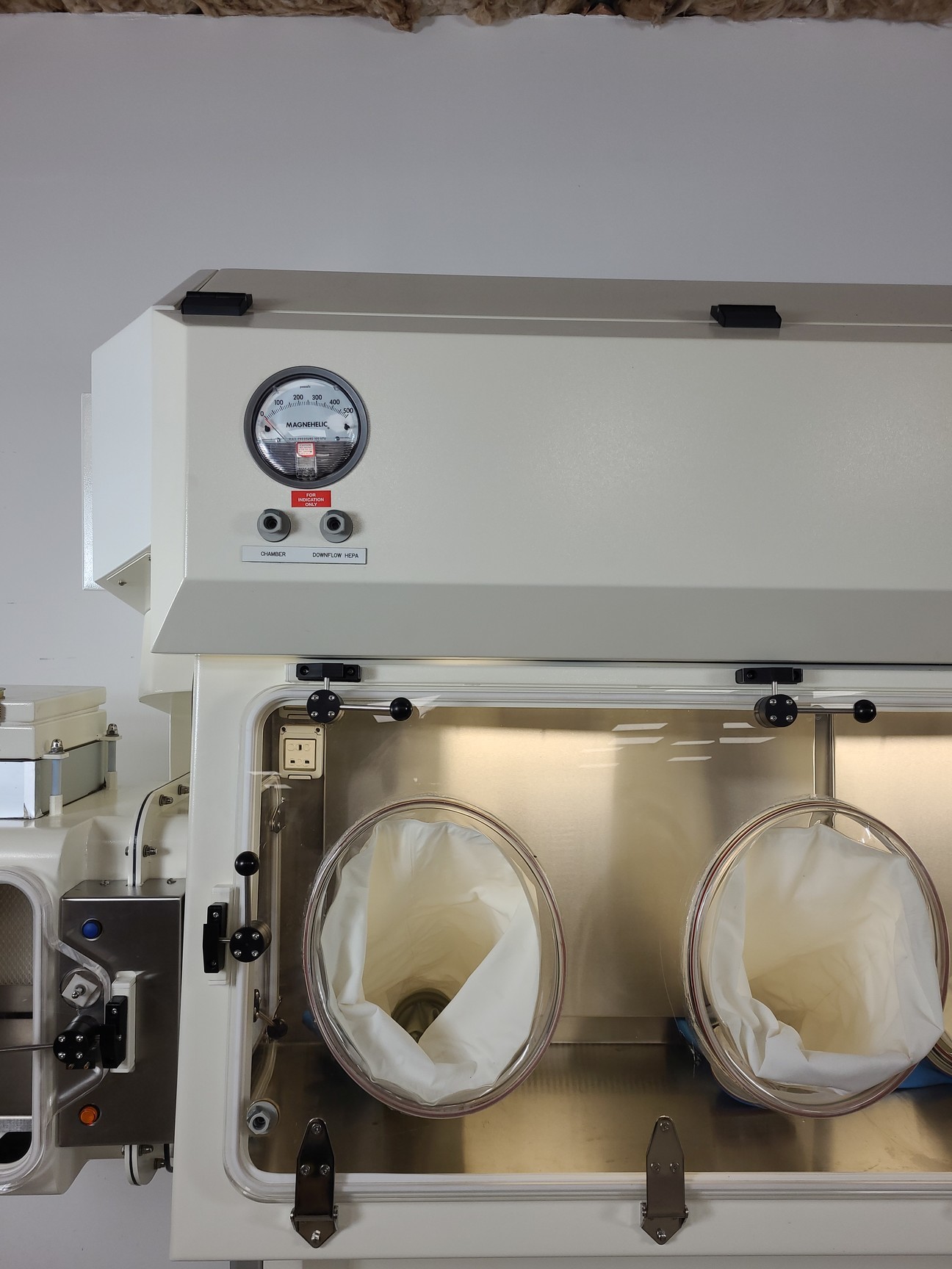 Image of Mach-Aire ICT-180 Glove Box Safety Cabinet Pharmacy Dispensing Isolator Lab