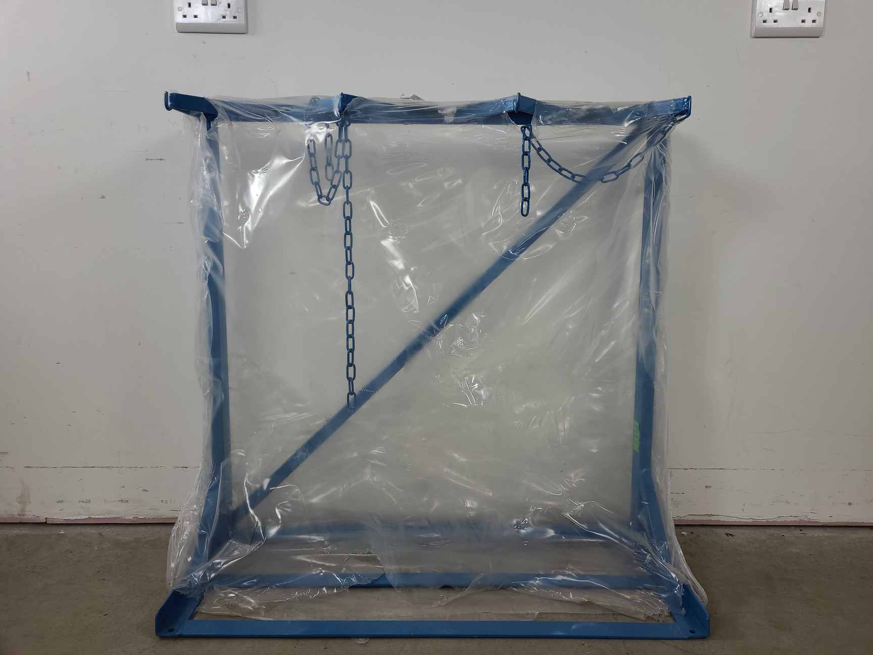 Image of Stakrak CR375Z 3 Gas Cylinder Floor Stand 93x37x93cm LWH Lab