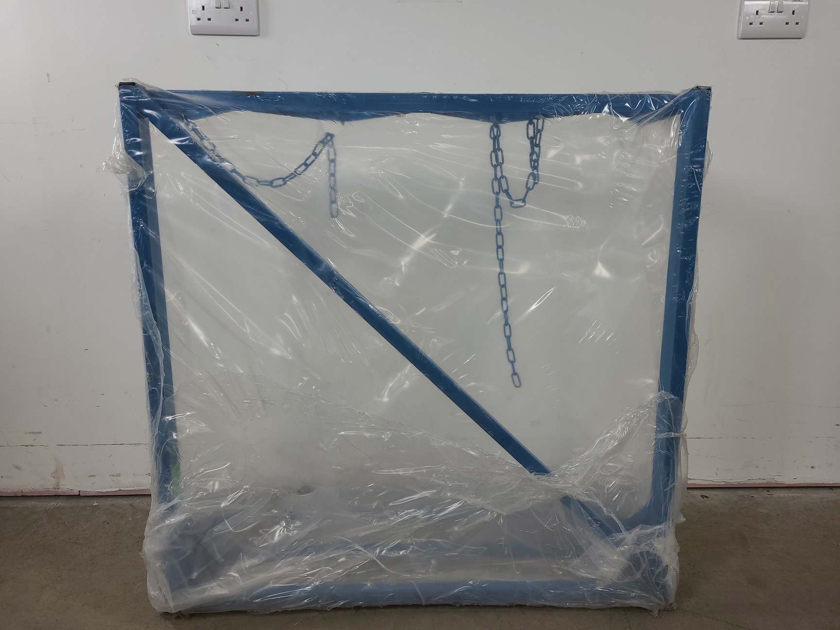 Image of Stakrak CR375Z 3 Gas Cylinder Floor Stand 93x37x93cm LWH Lab