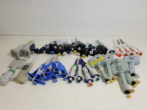 Thumbnail image of 43 x Laboratory Pipettes - Biohit, Gilson Pipetman, Labnet, Nichipet, Rainin Lab