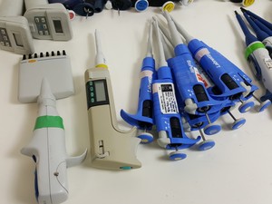 Thumbnail image of 43 x Laboratory Pipettes - Biohit, Gilson Pipetman, Labnet, Nichipet, Rainin Lab