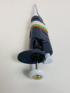 Thumbnail image of 43 x Laboratory Pipettes - Biohit, Gilson Pipetman, Labnet, Nichipet, Rainin Lab