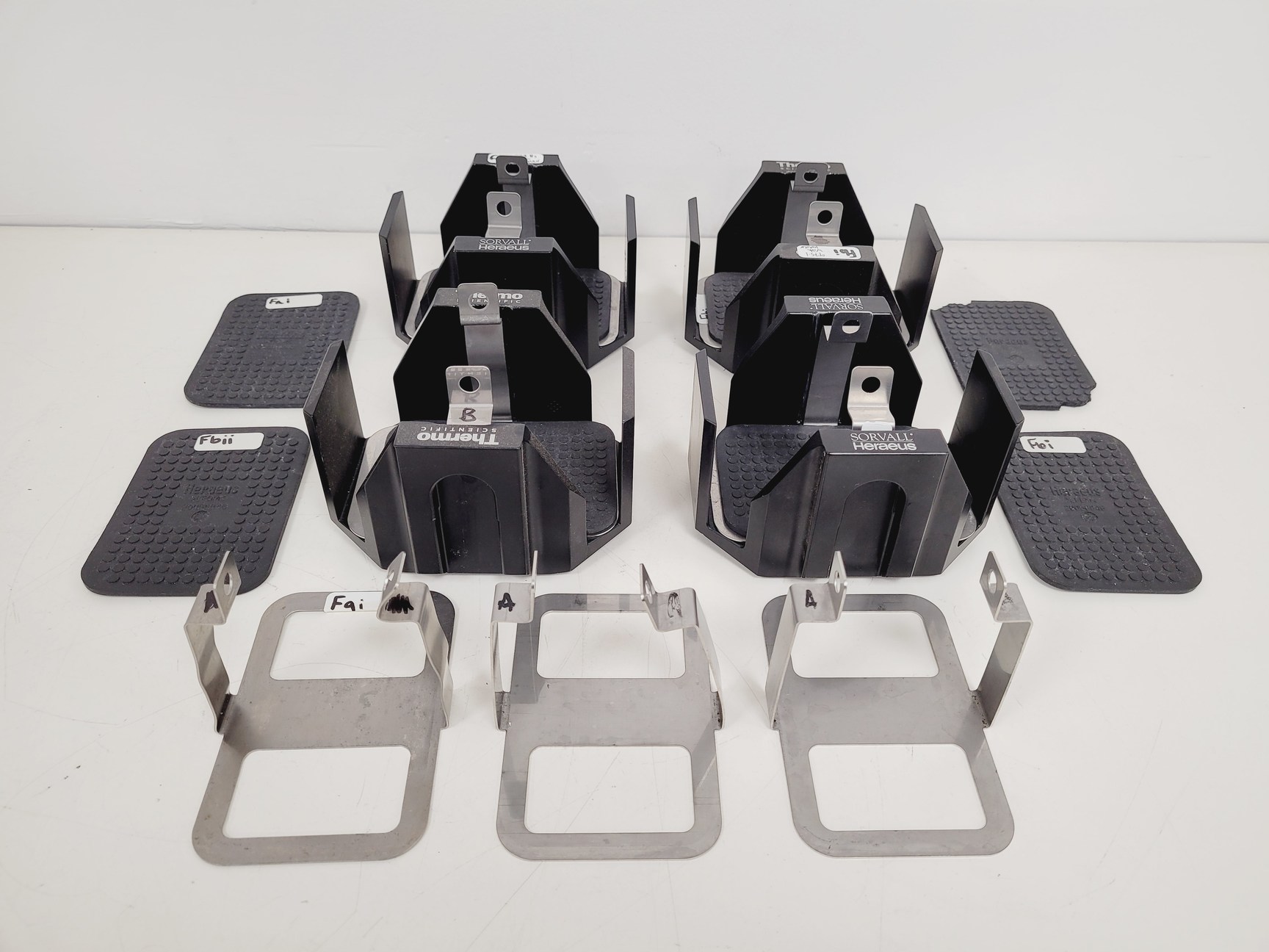 Image of 4 x Thermo Scientific/Sorvall Heraeus Microplate Centrifuge Buckets 75006449 Lab