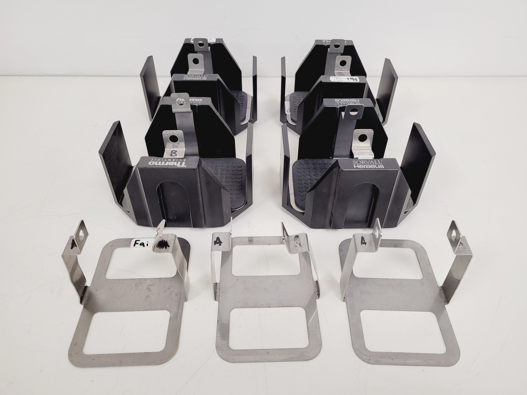 Image of 4 x Thermo Scientific/Sorvall Heraeus Microplate Centrifuge Buckets 75006449 Lab