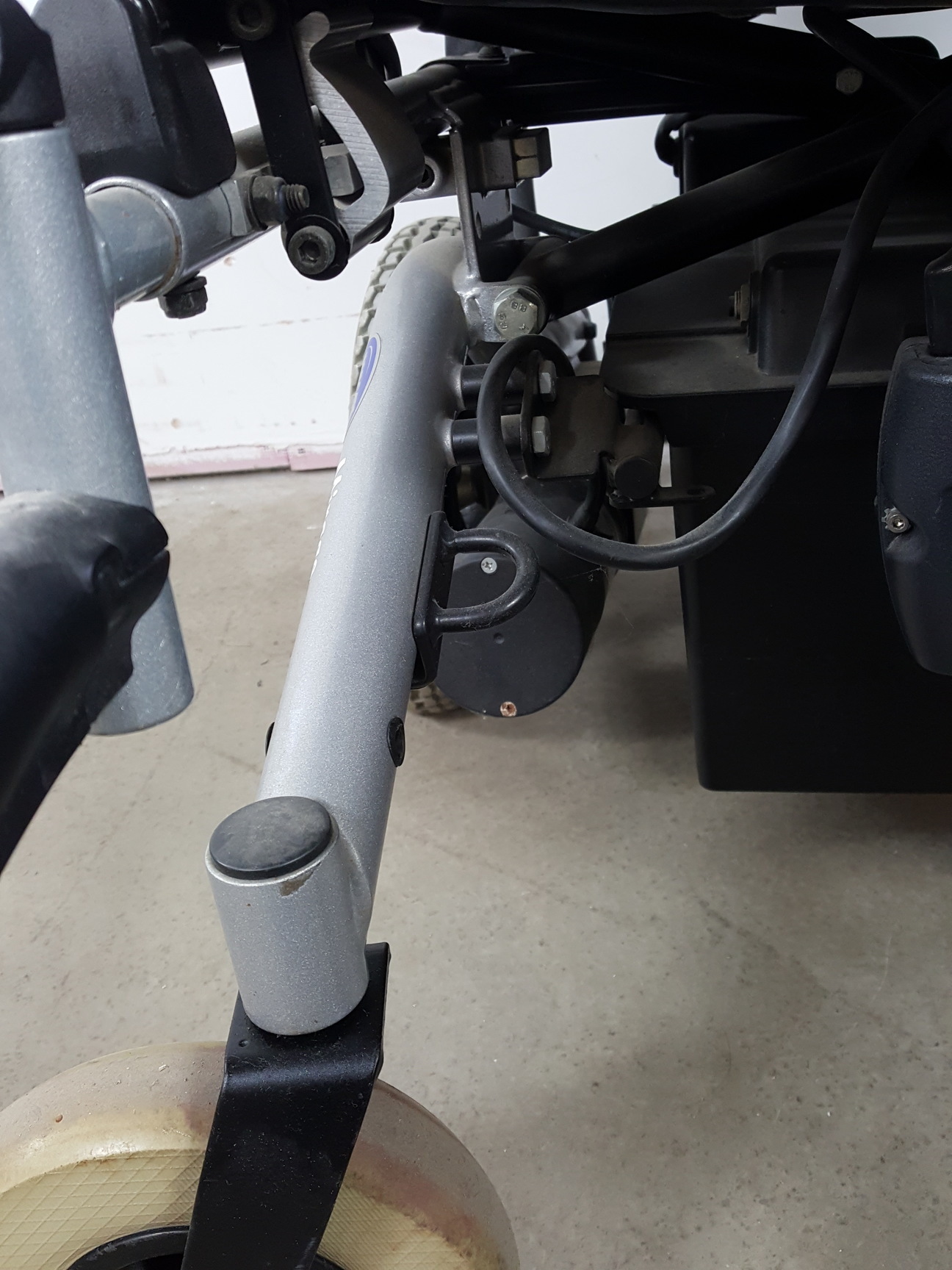 Image of Invacare Mirage 4mph Electric Wheelchair Transportable Powerchair - Dead Battery