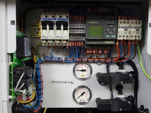 Thumbnail image of Peak Scientific High Purity Nitrogen Generator Model - NM30LA Lab