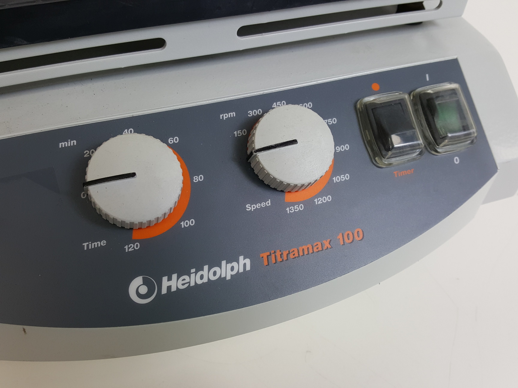 Image of Heidolph Titramax 100 Laboratory Platform Shaker Lab