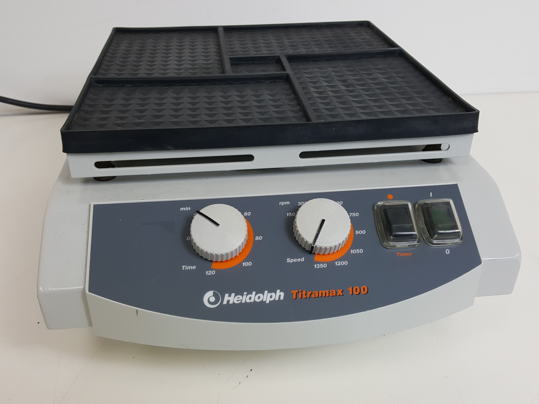 Image of Heidolph Titramax 100 Laboratory Platform Shaker Lab