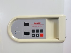 Thumbnail image of Sanyo C02 Laboratory Incubator Model - MCO-17 AIC Lab