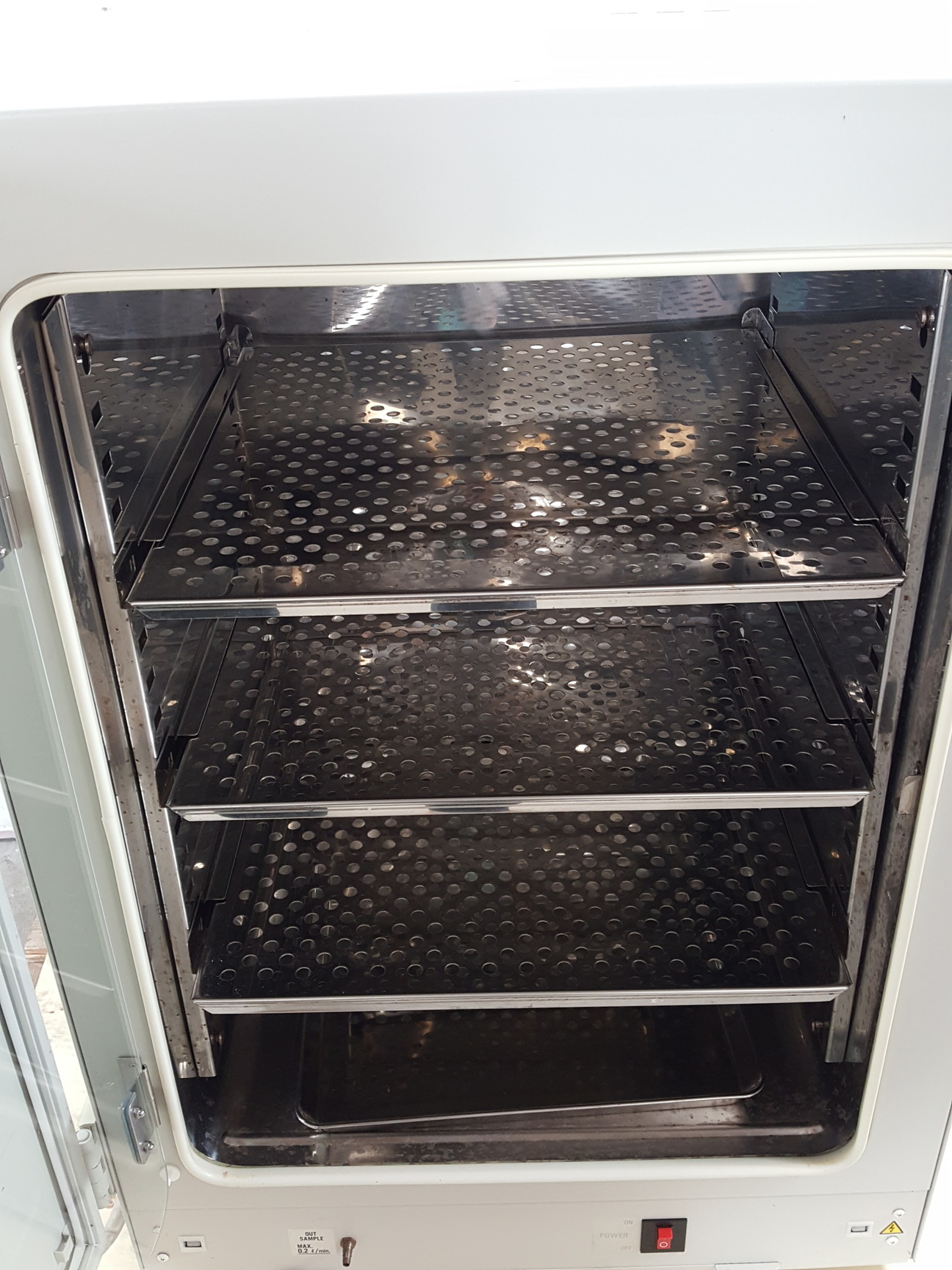 Image of Sanyo C02 Laboratory Incubator Model - MCO-17 AIC Lab