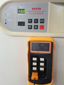 Thumbnail image of Sanyo C02 Laboratory Incubator Model - MCO-17 AIC Lab