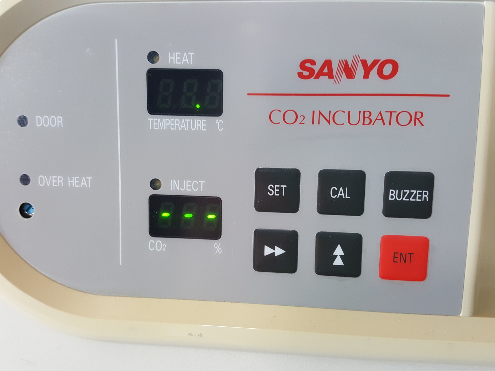 Image of Sanyo C02 Laboratory Incubator Model - MCO-17 AIC Lab