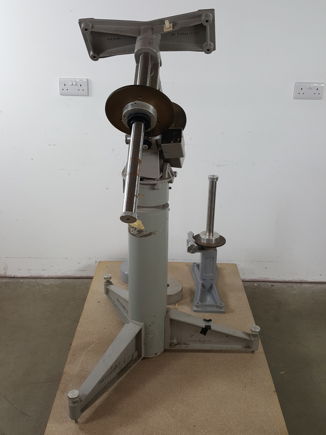Image of Vintage 1988 Superscopes Ltd Titan 2 Telescope EQ Mount - 701 C2 Lab