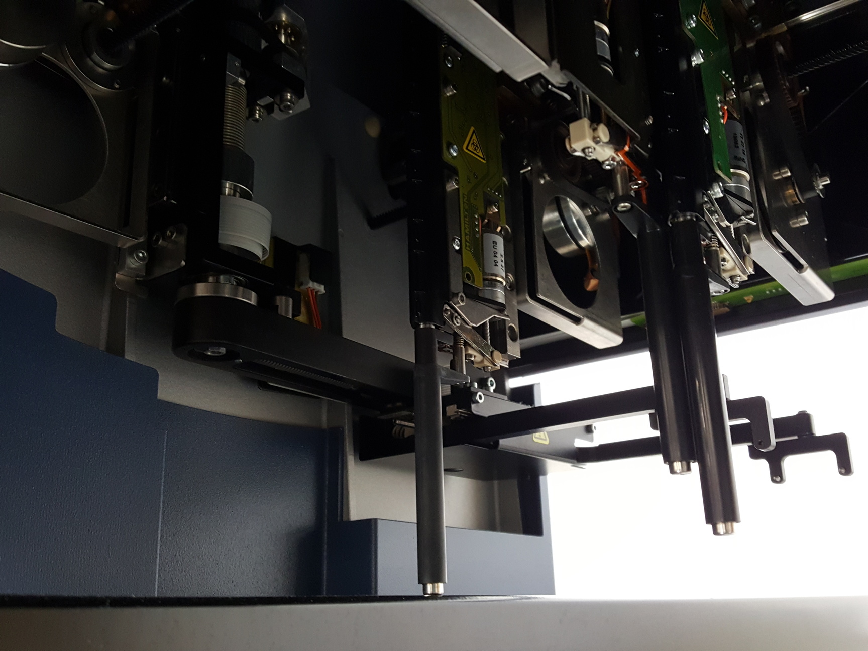 Image of Hamilton Microlab Star Automated Robotic Liquid Handling System Lab
