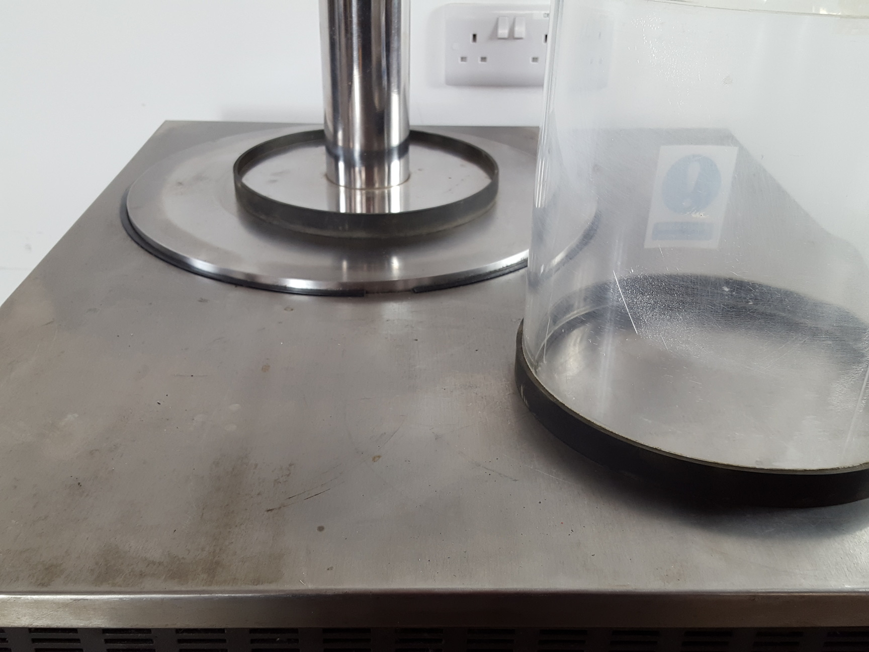 Image of EDWARDS Modulyo Freeze Dryer EF4 Lab + Accessories