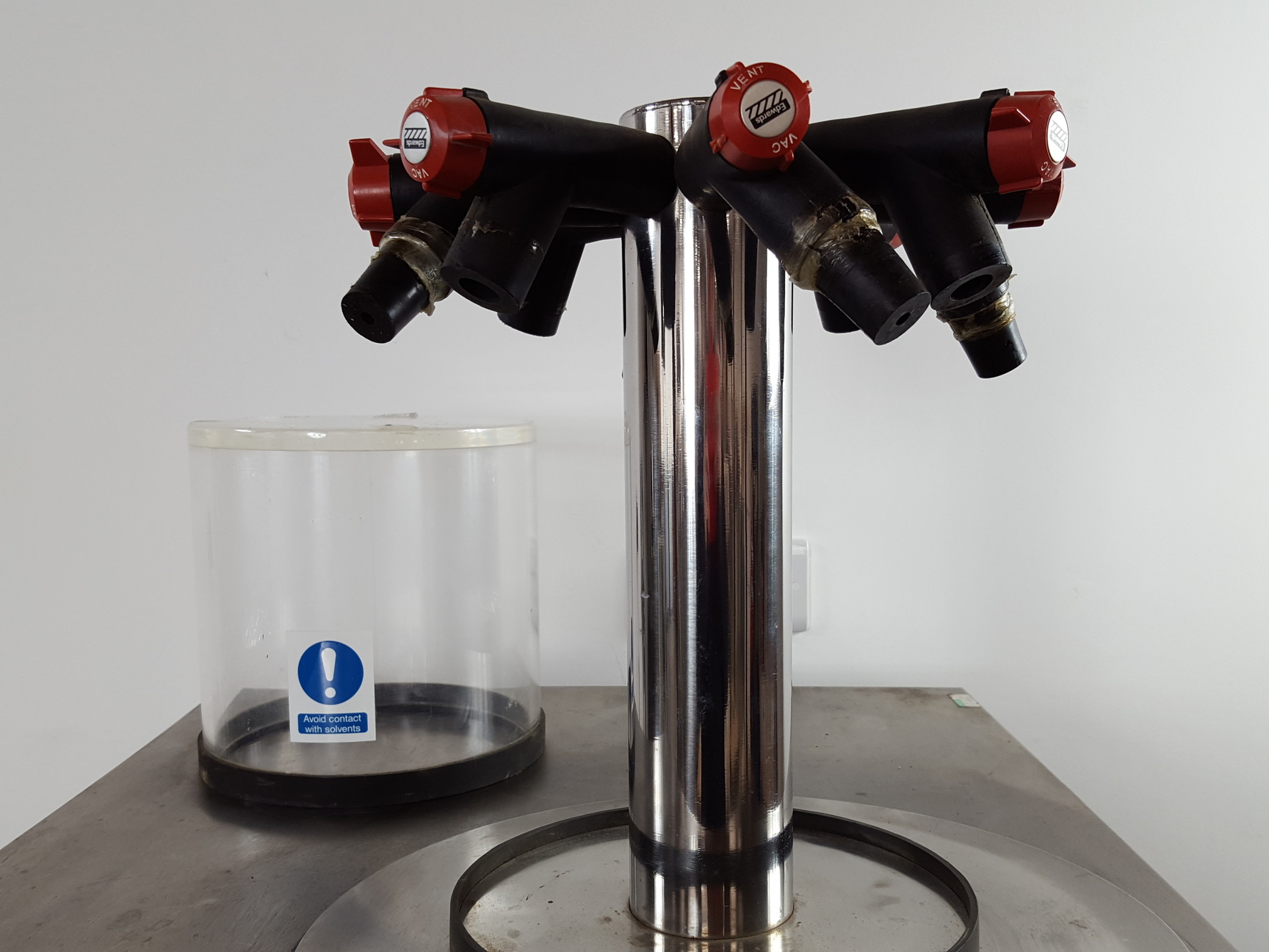 Image of EDWARDS Modulyo Freeze Dryer EF4 Lab + Accessories