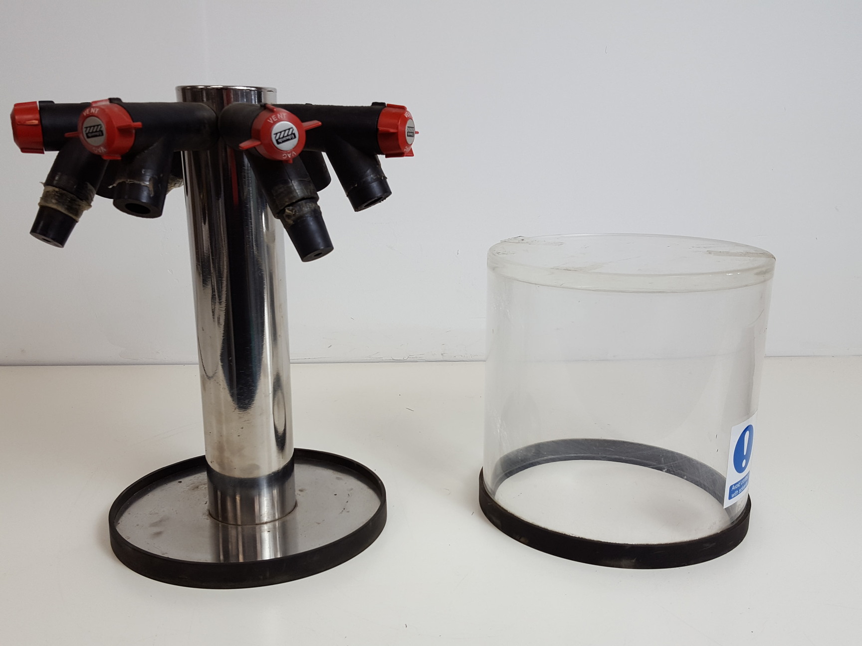 Image of EDWARDS Modulyo Freeze Dryer EF4 Lab + Accessories