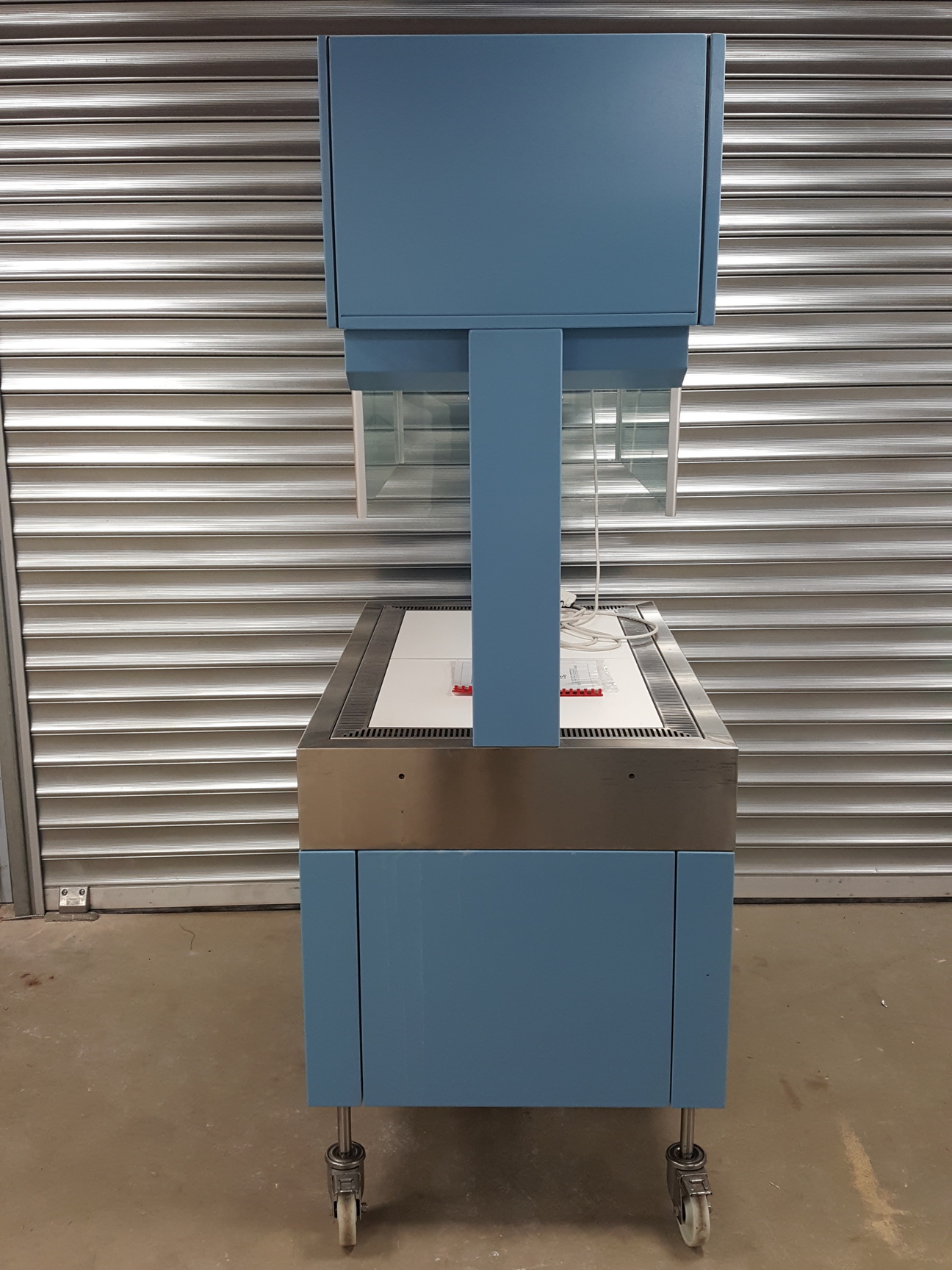 Image of Tecniplast CS5 Changing Station Laminar Flow Cabinet Type - 9CACGCS512UK Lab