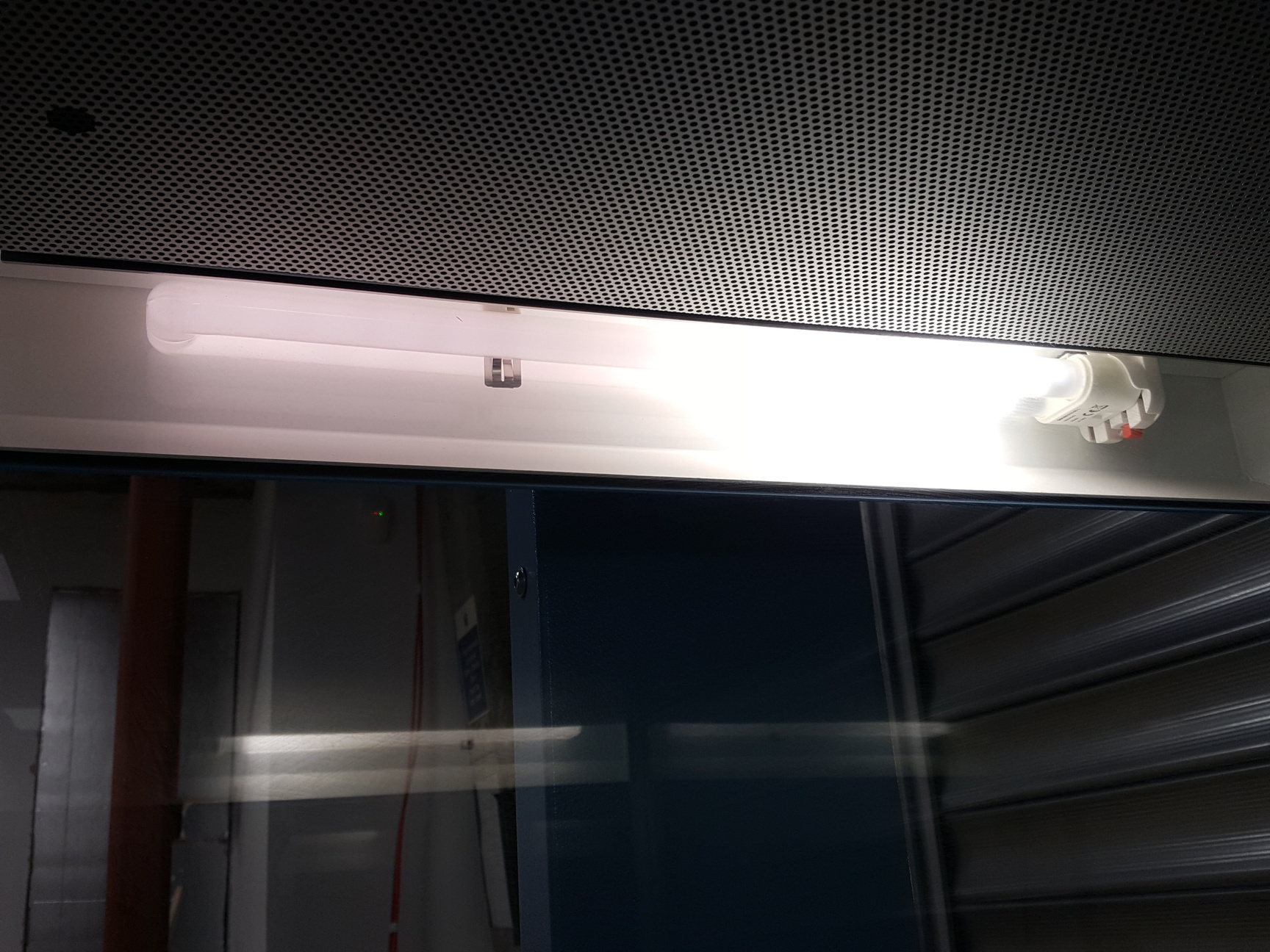 Image of Tecniplast CS5 Changing Station Laminar Flow Cabinet Type - 9CACGCS512UK Lab