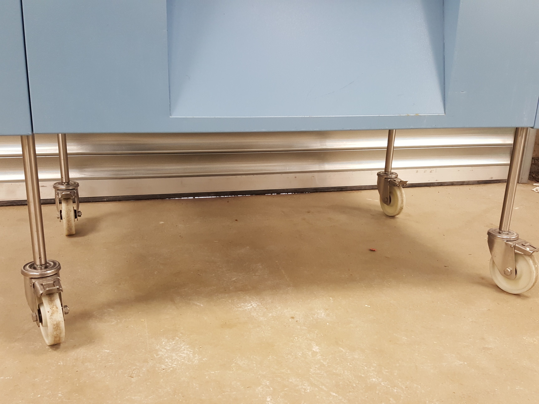 Image of Tecniplast CS5 Changing Station Laminar Flow Cabinet Type - 9CACGCS512UK Lab