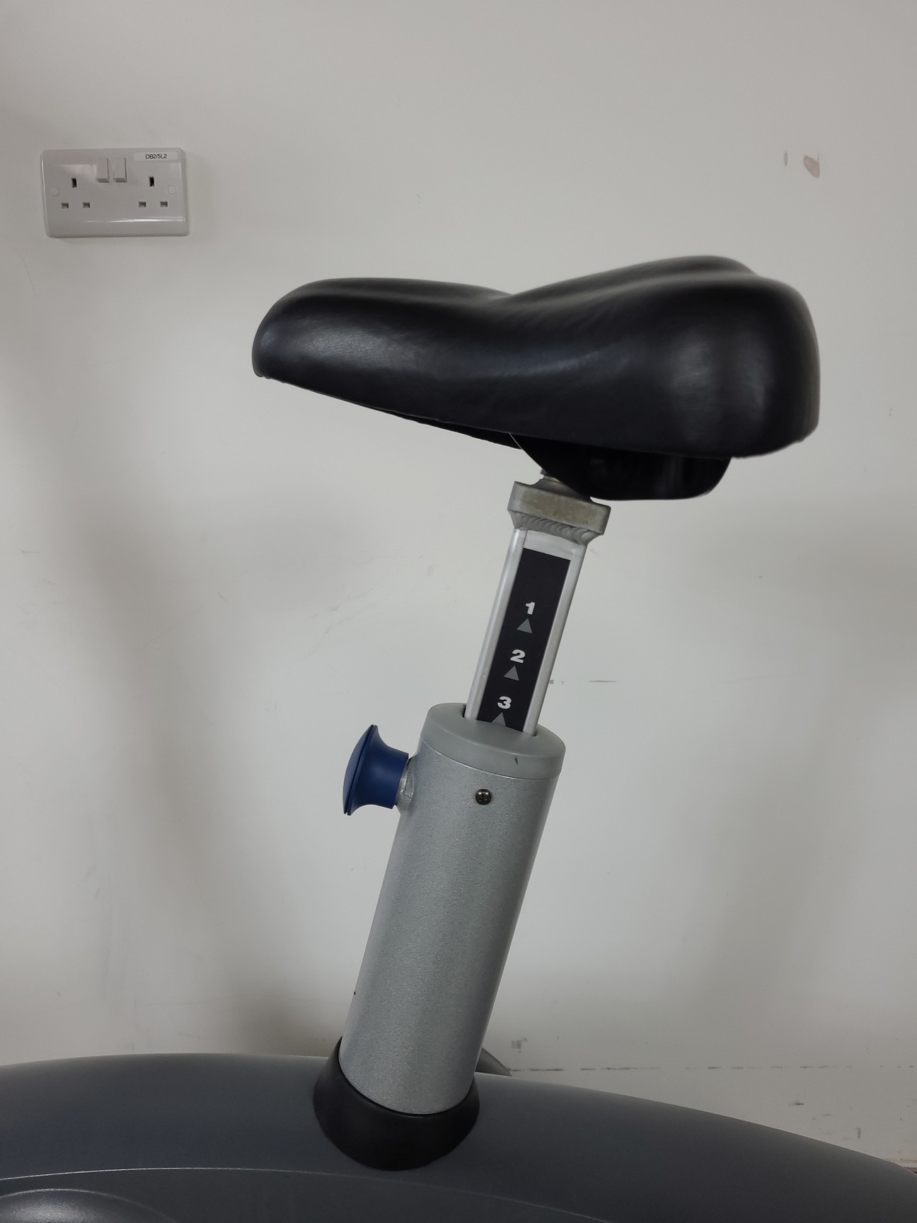 Image of Precor C842i Commercial Cycle Exercise Bike Gym 