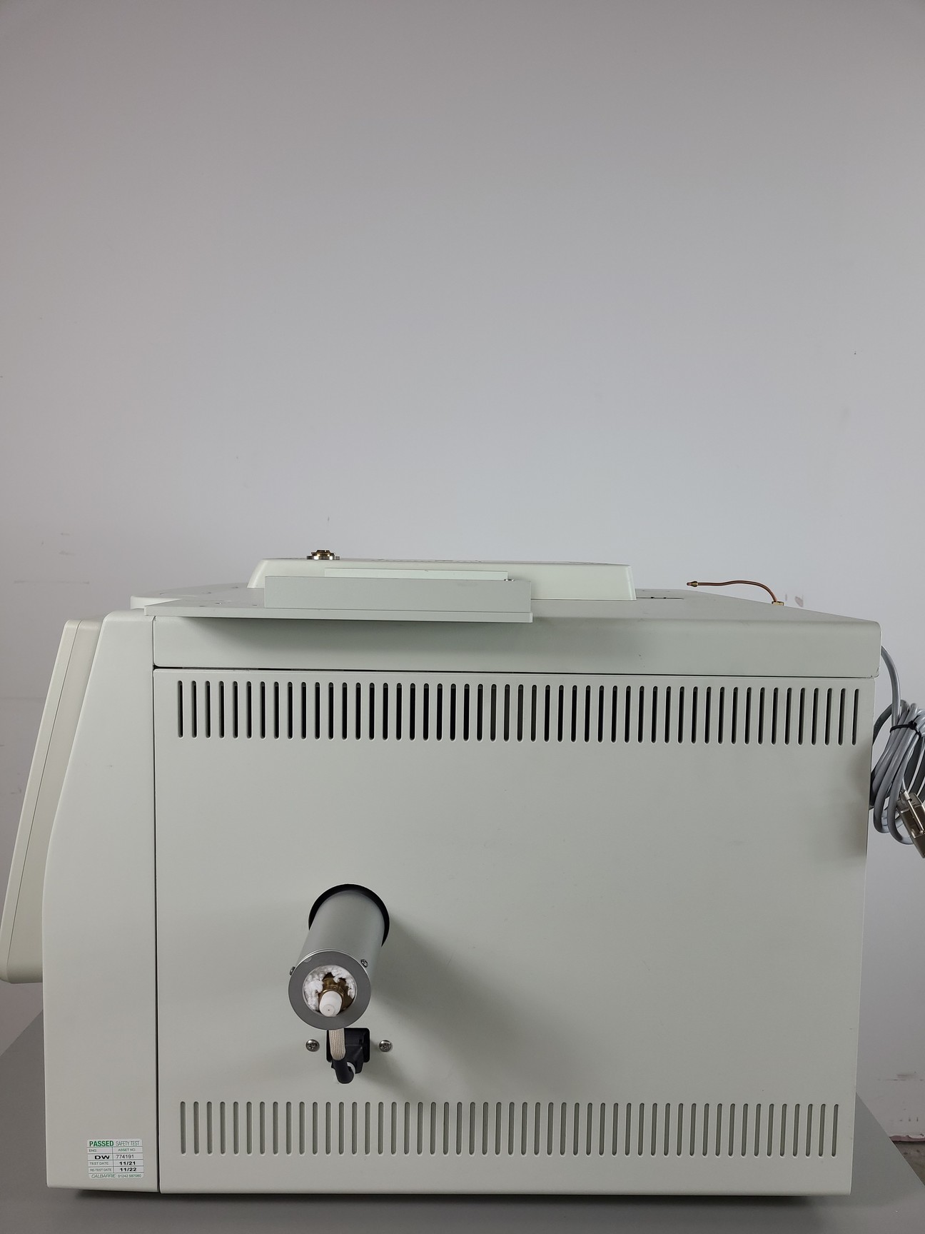 Image of Thermo Finnigan Trace GC Gas Chromatograph Model K07200000000040 Lab