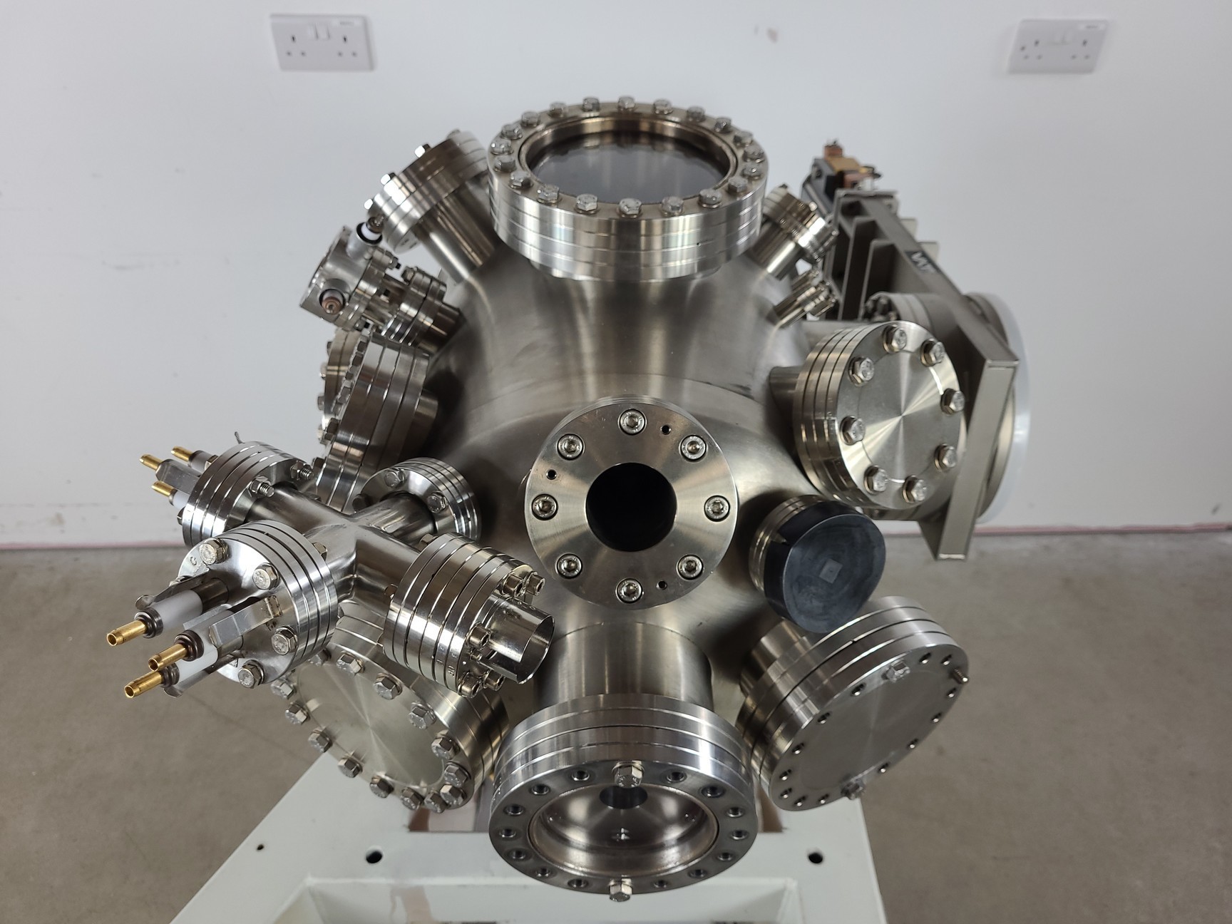 Image of Surface Science Instrument VG Scientific UHV Vacuum Chamber & StarCell Ion Pump 