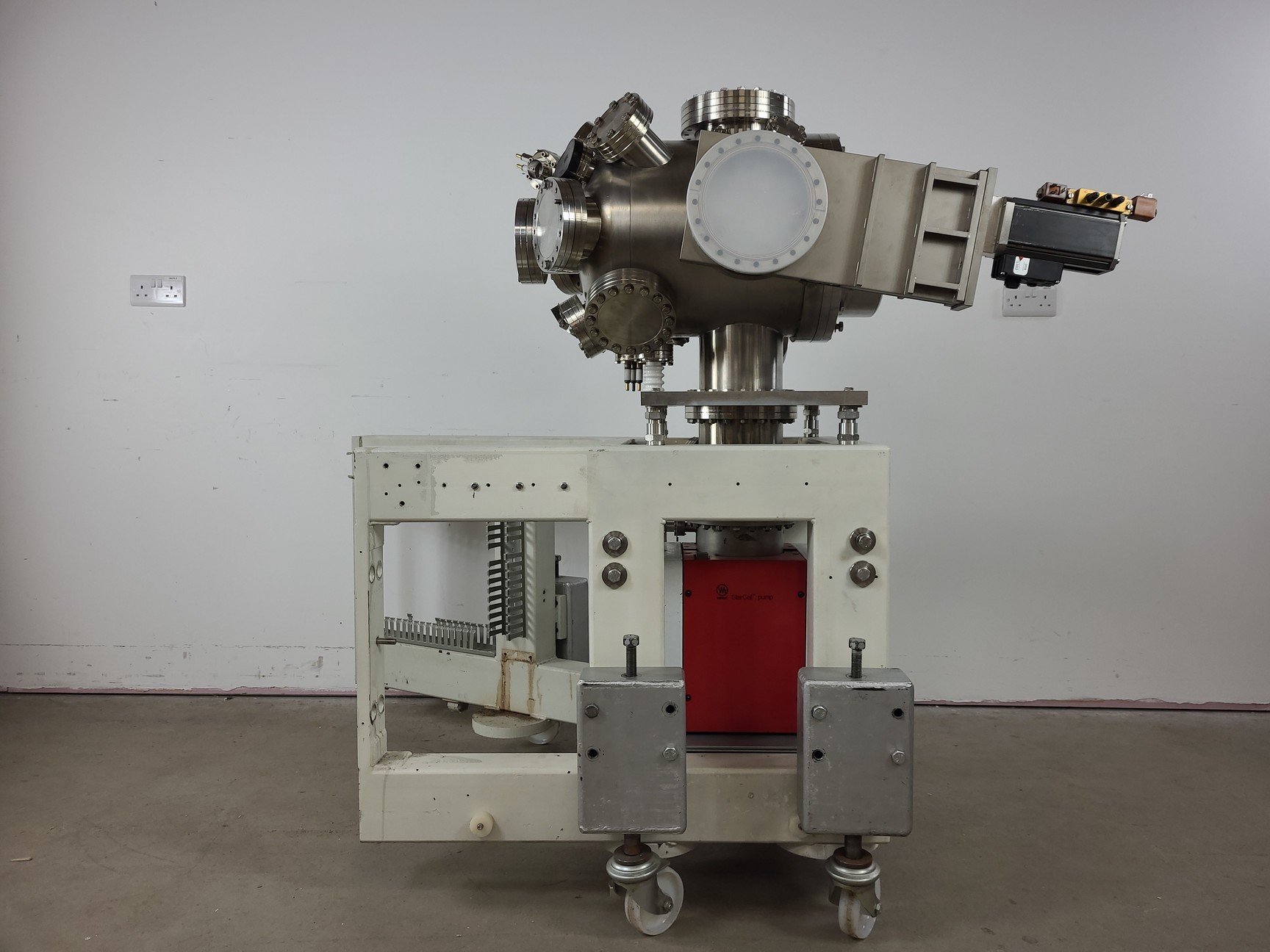 Image of Surface Science Instrument VG Scientific UHV Vacuum Chamber & StarCell Ion Pump 