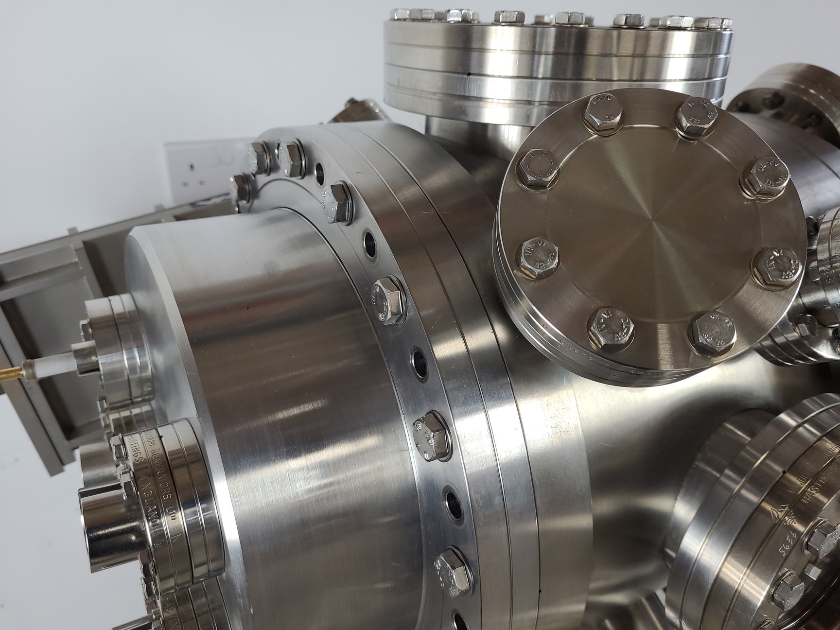 Image of Surface Science Instrument VG Scientific UHV Vacuum Chamber & StarCell Ion Pump 