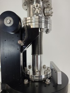 Thumbnail image of Vacuum Generators Ltd HPLT050 5-axis UHV micro-manipulator 