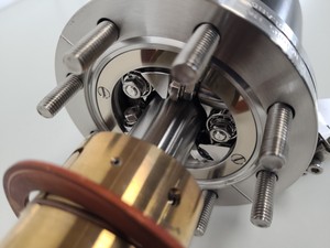 Thumbnail image of Vacuum Generators Ltd HPLT050 5-axis UHV micro-manipulator 
