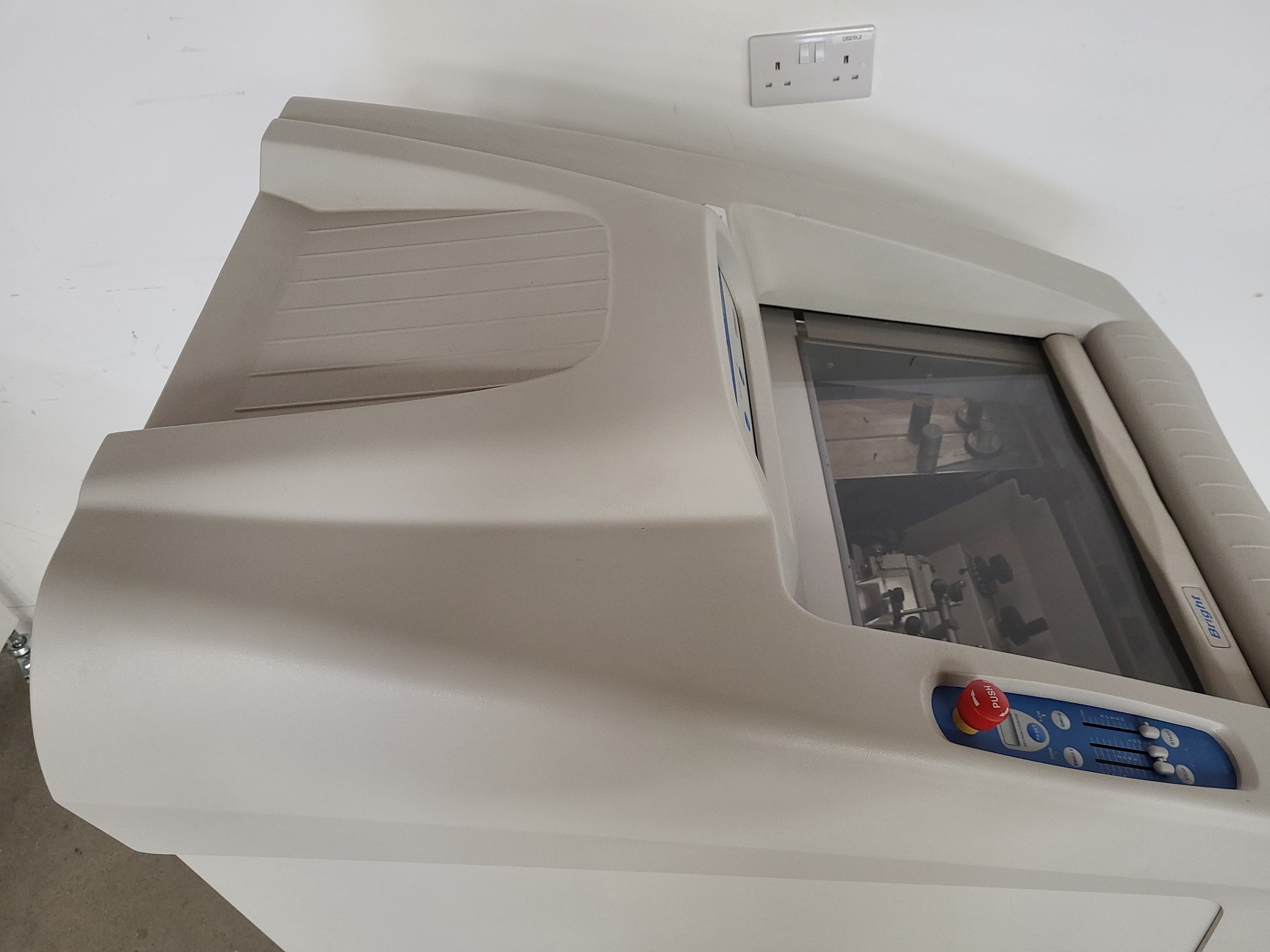 Image of Bright Instruments Cryostat Microtome OTF5000 Lab