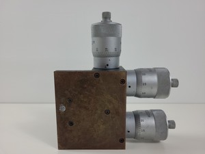 Thumbnail image of 2 x Micromanipulator Parts The L.S. Starrett Co Athol. Mass. USA. No 465M Lab