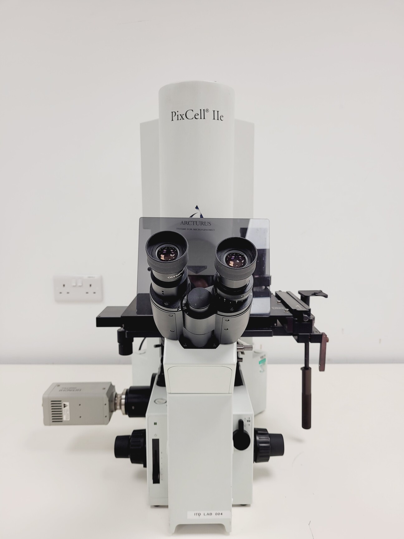 Image of Olympus IX50/Arcturus LCM2106 PixCell 2E Microdissection Microscope System