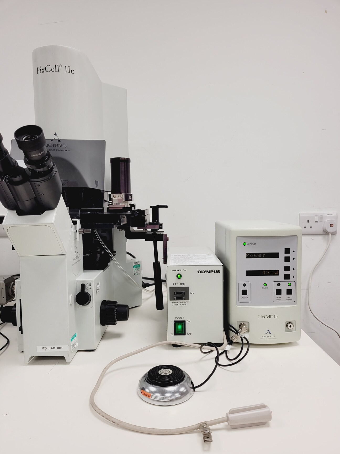 Image of Olympus IX50/Arcturus LCM2106 PixCell 2E Microdissection Microscope System