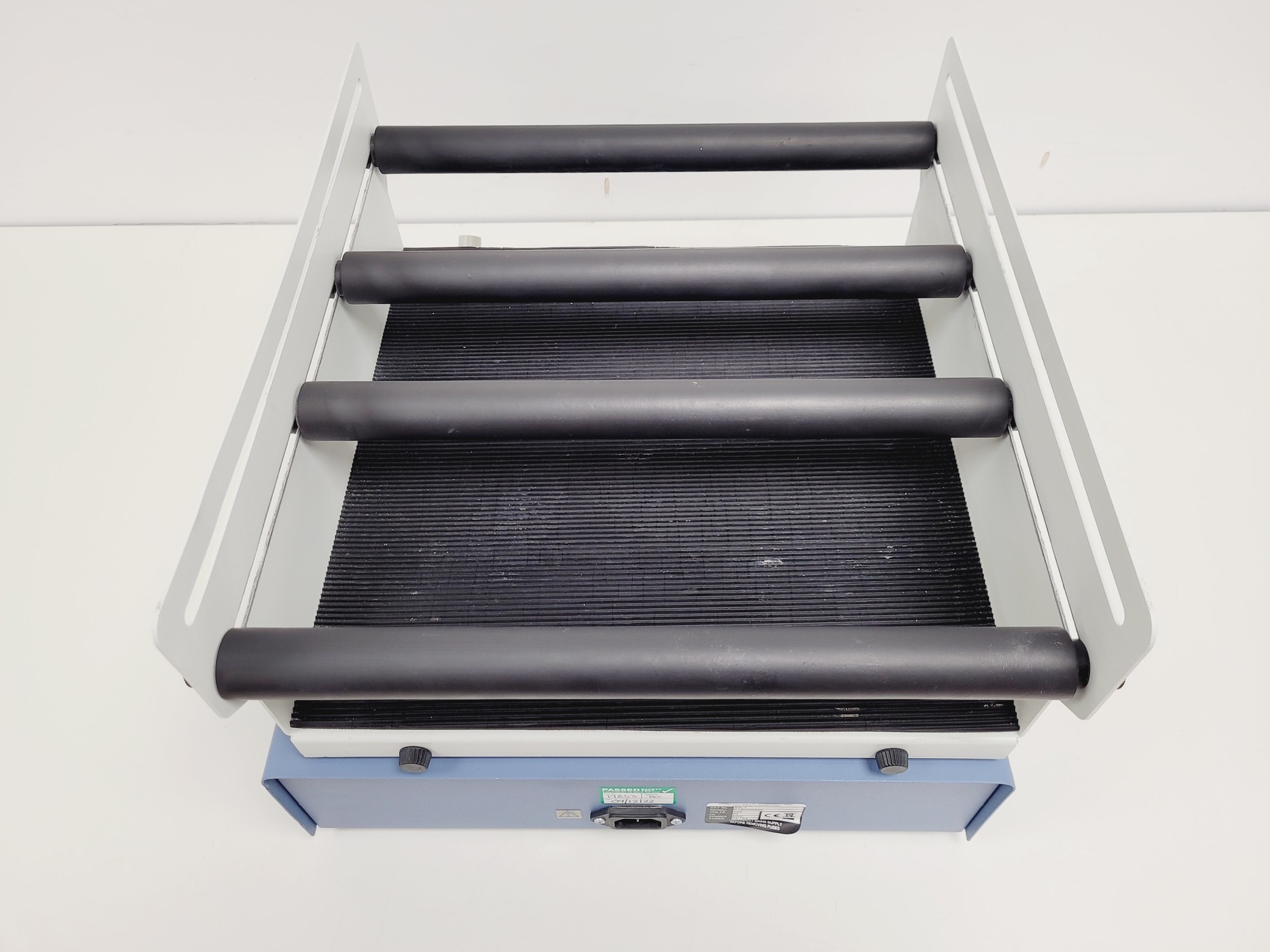 Image of Stuart Orbital Shaker Model SSL1 with 4 x Retaining Bars Lab