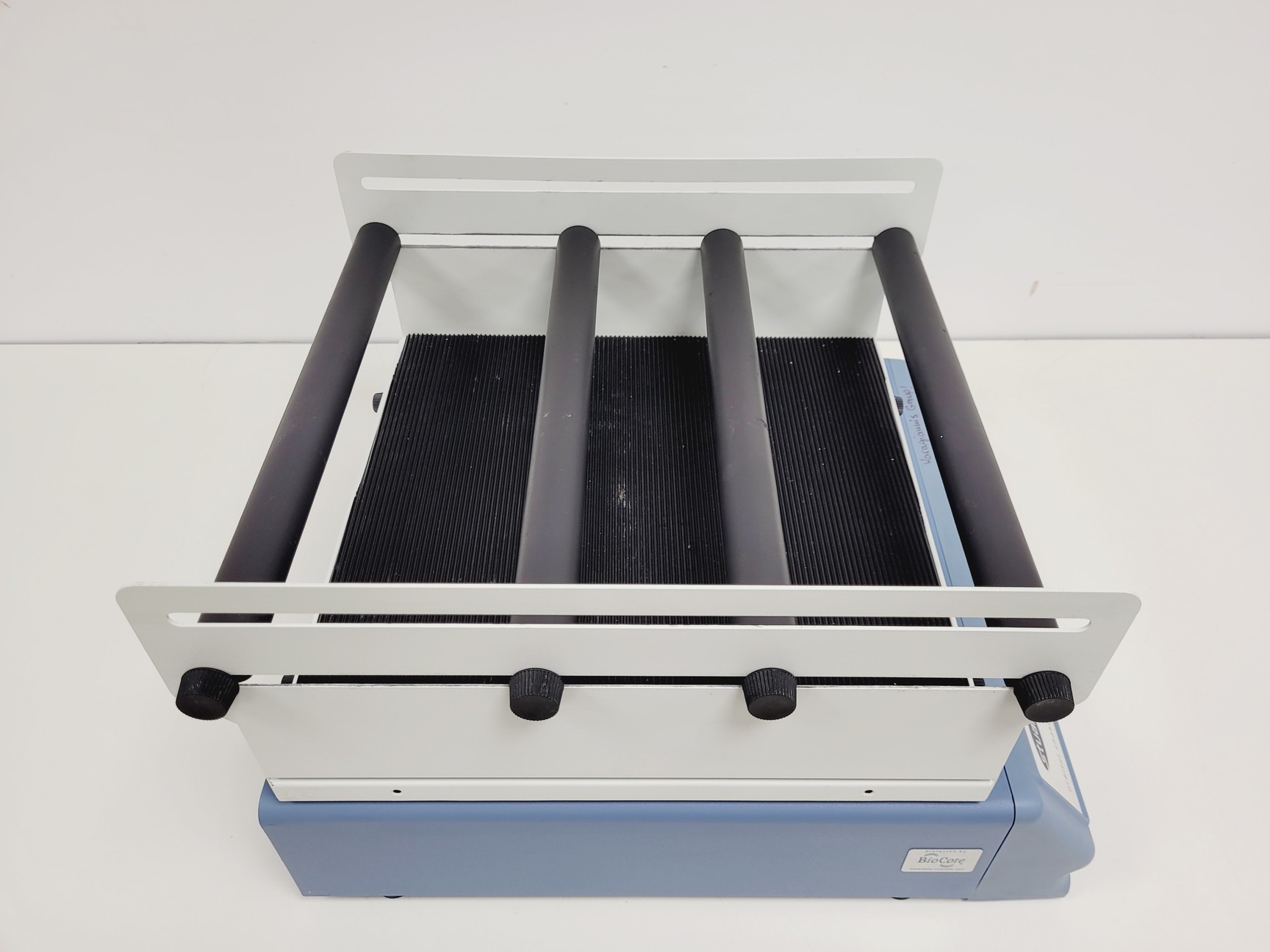 Image of Stuart Orbital Shaker Model SSL1 with 4 x Retaining Bars Lab