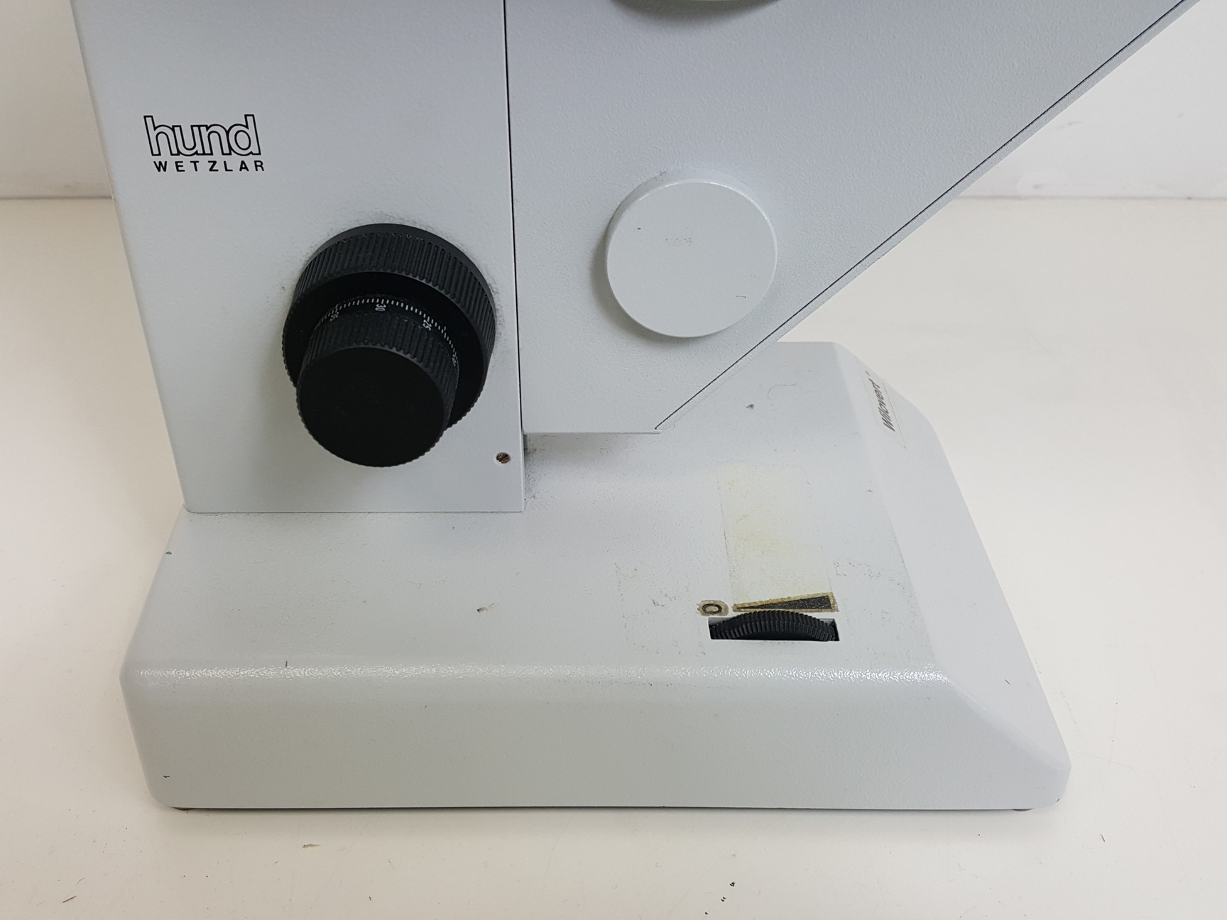 Image of Hund Wetzlar Wilovert Inverted Microscope 10/0.25 Ph-p & A4/0.10 Objectives Lab