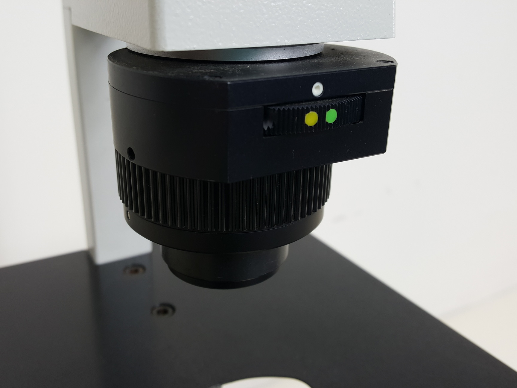 Image of Hund Wetzlar Wilovert Inverted Microscope 10/0.25 Ph-p & A4/0.10 Objectives Lab