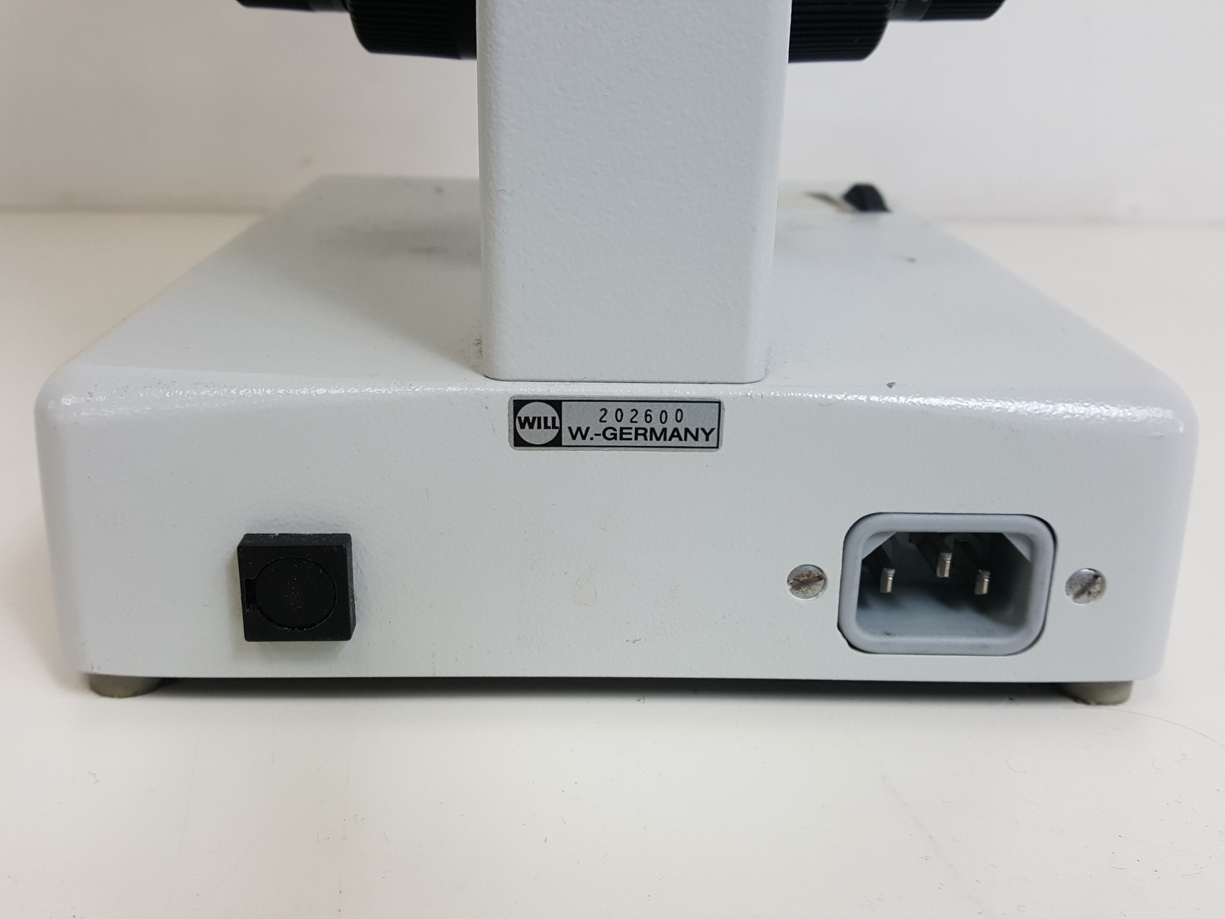 Image of Hund Wetzlar Wilovert Inverted Microscope 10/0.25 Ph-p & A4/0.10 Objectives Lab