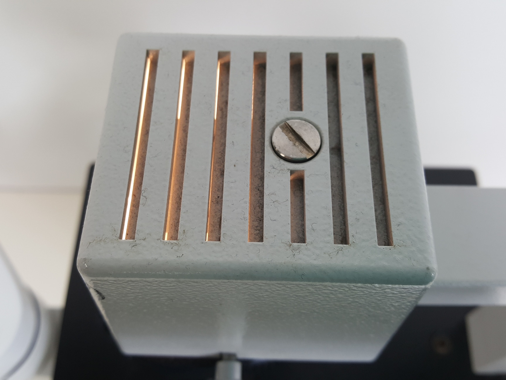 Image of Hund Wetzlar Wilovert Inverted Microscope 10/0.25 Ph-p & A4/0.10 Objectives Lab