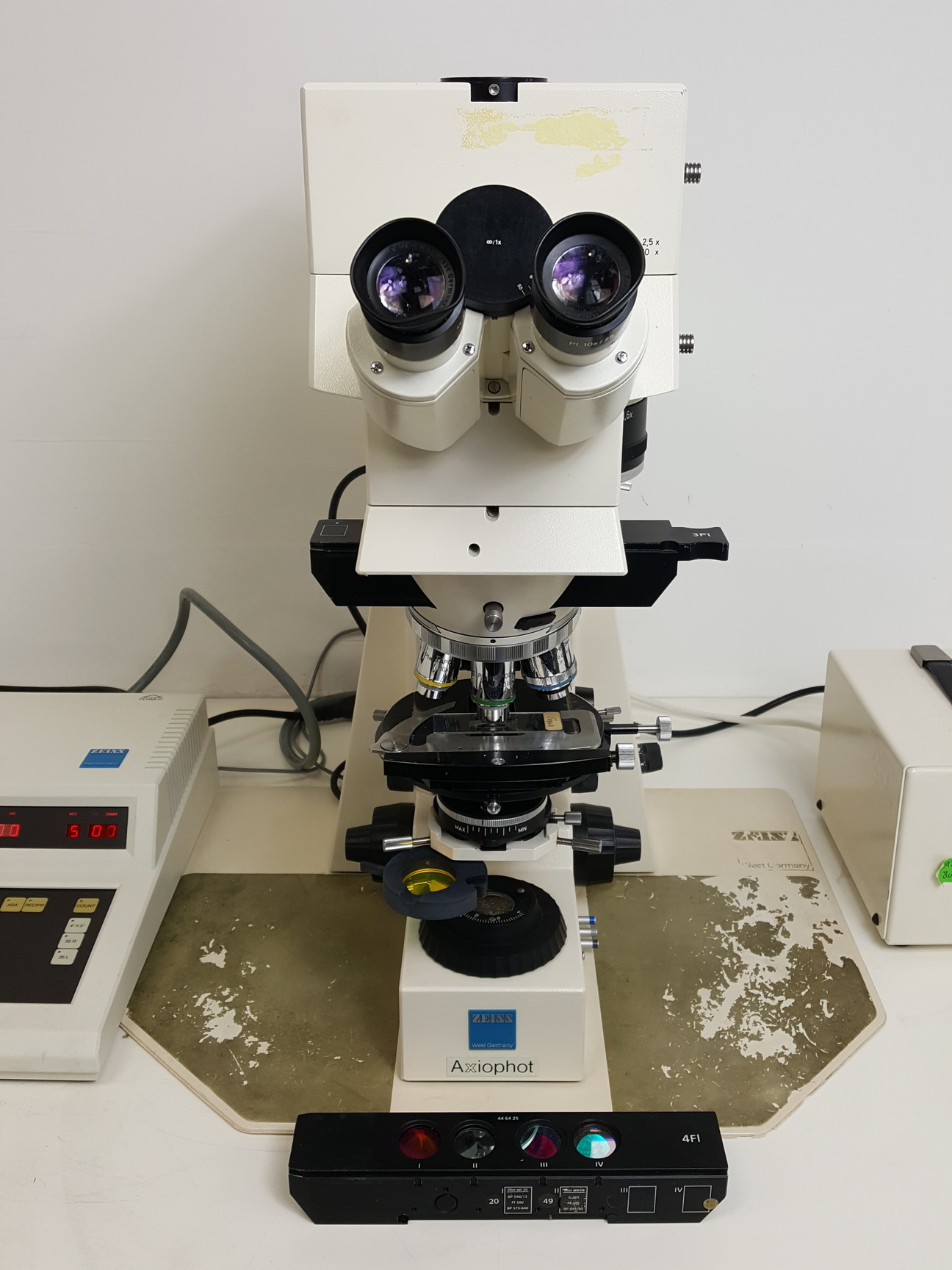 Image of Carl Zeiss Axiophot Fluorescent Microscope w/ 6 Objectives Apchromat Neofluar